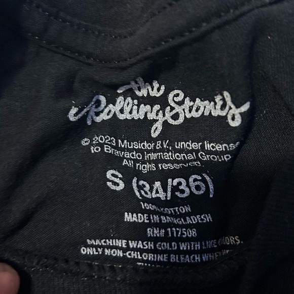 50%off w♥️ 
The Rolling Stones Band Tee Shirt bleach stain on-back  bottom  S - Picture 2 of 3